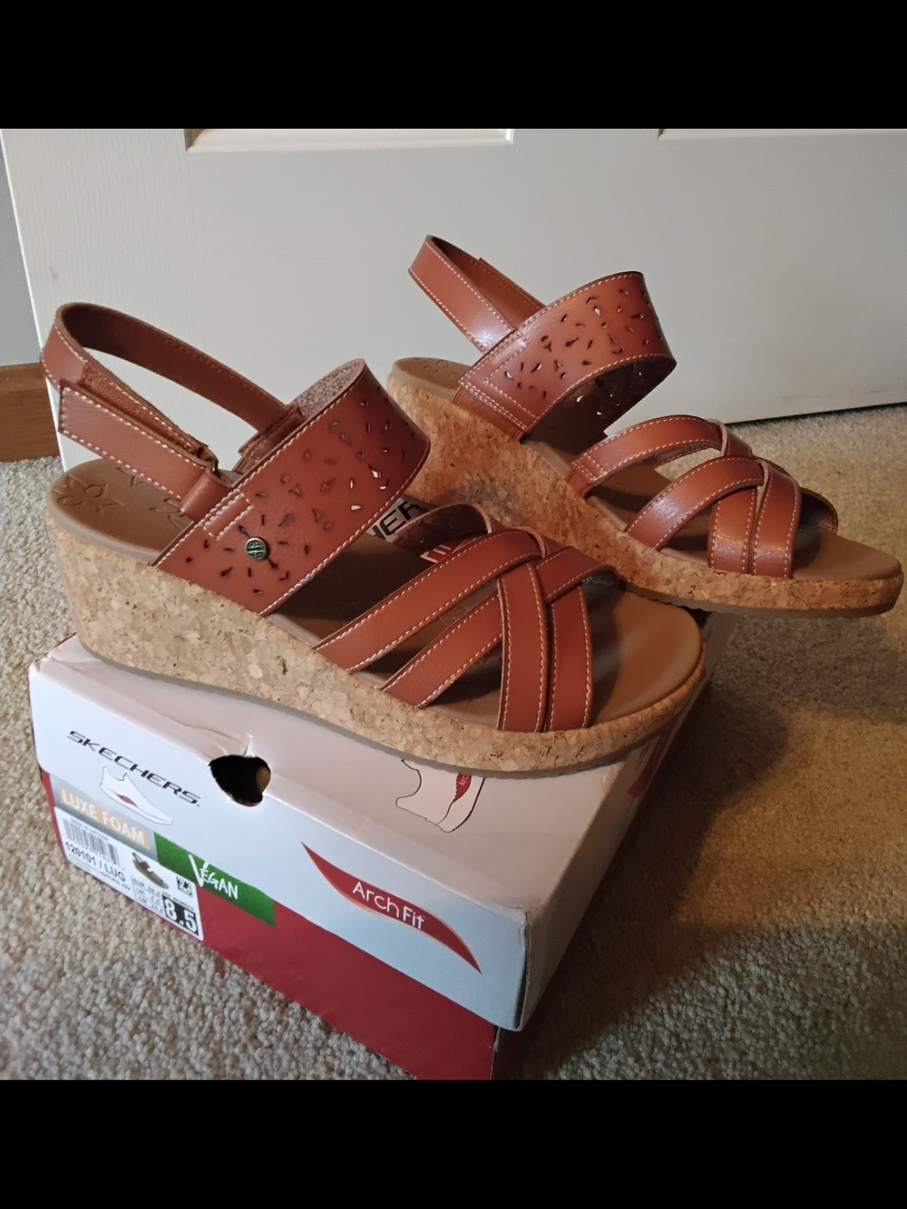 Skechers Arch Fit Luxe Foam Beverlee Tan Espadrille Wedge Sandals, Size 8.5 - Picture 4 of 9